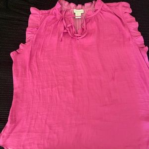 Size M cupcakes and cashmere pink shirt